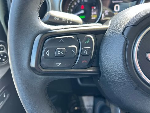 Used 2023 Jeep Wrangler Unlimited image 25