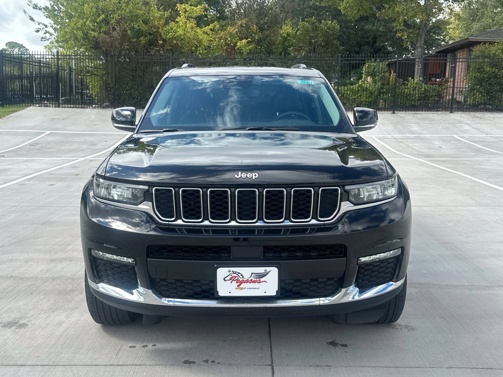 Used 2024 Jeep Grand Cherokee L Limited AWD/4WD image 8