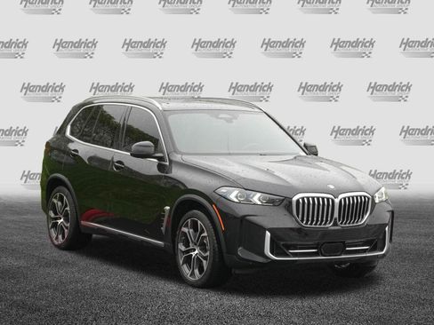 Certified 2024 BMW X5 sDrive40i w/ Premium Package image 2