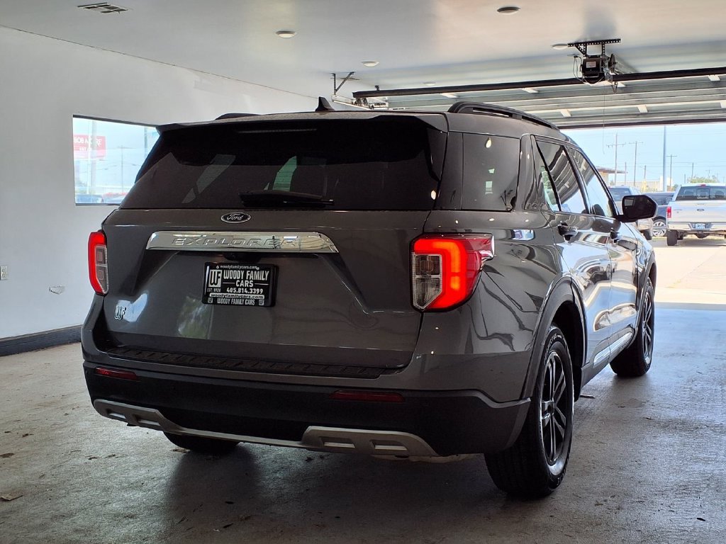 Used 2024 Ford Explorer XLT w/ Equipment Group 202A RWD image 17