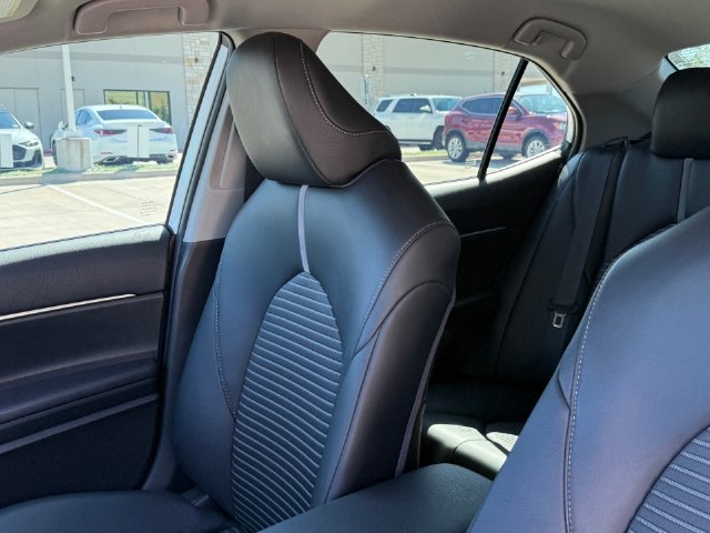 Used 2020 Toyota Camry SE FWD image 14
