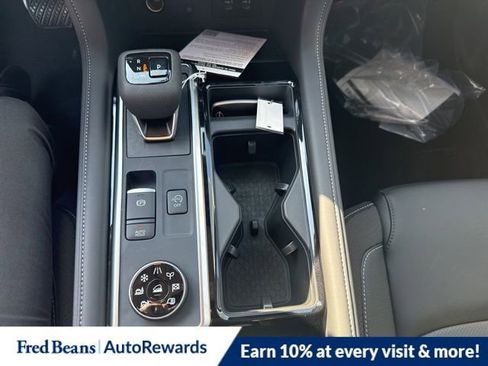 New 2026 Nissan Pathfinder SL image 17