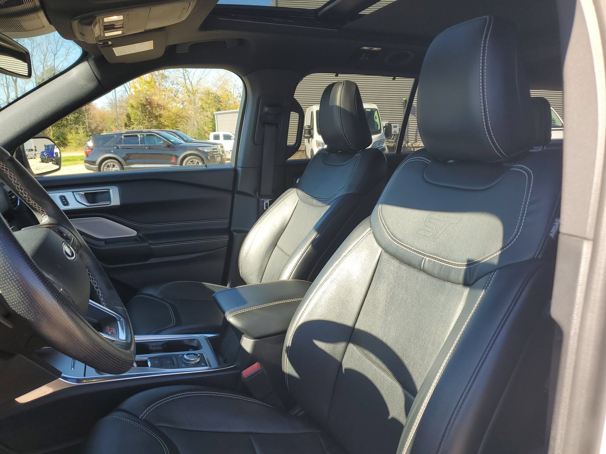 Used 2020 Ford Explorer ST w/ Premium Technology Package AWD/4WD image 15