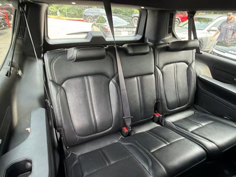 Used 2024 Jeep Wagoneer L Series II w/ Flexible Seating Group AWD/4WD image 21