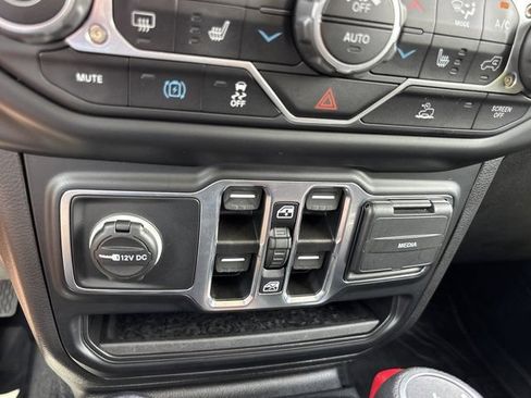 Used 2023 Jeep Wrangler Unlimited w/ Cold Weather Group AWD/4WD image 33