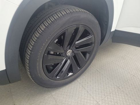 Used 2022 Volkswagen Atlas Cross Sport SE w/ Panoramic Sunroof Package FWD image 31
