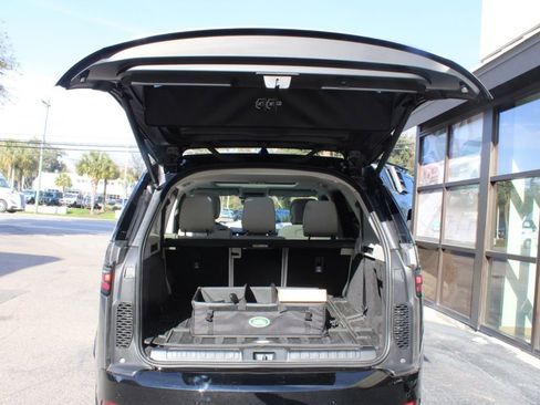 Certified 2025 Land Rover Discovery Dynamic SE image 41