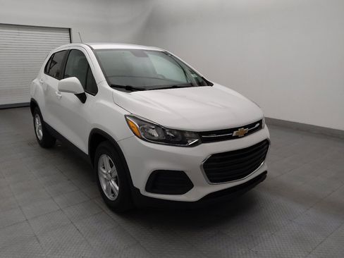 Used 2020 Chevrolet Trax LS w/ Tint and Cruise Package FWD image 13