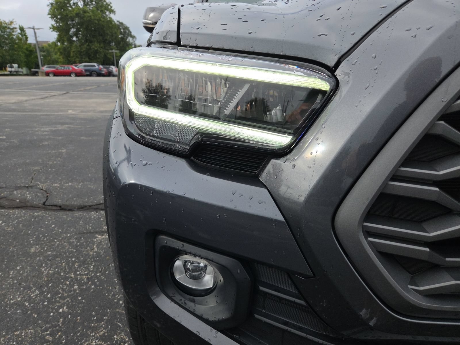 Used 2021 Toyota Tacoma TRD Off-Road w/ Technology Package AWD/4WD image 4
