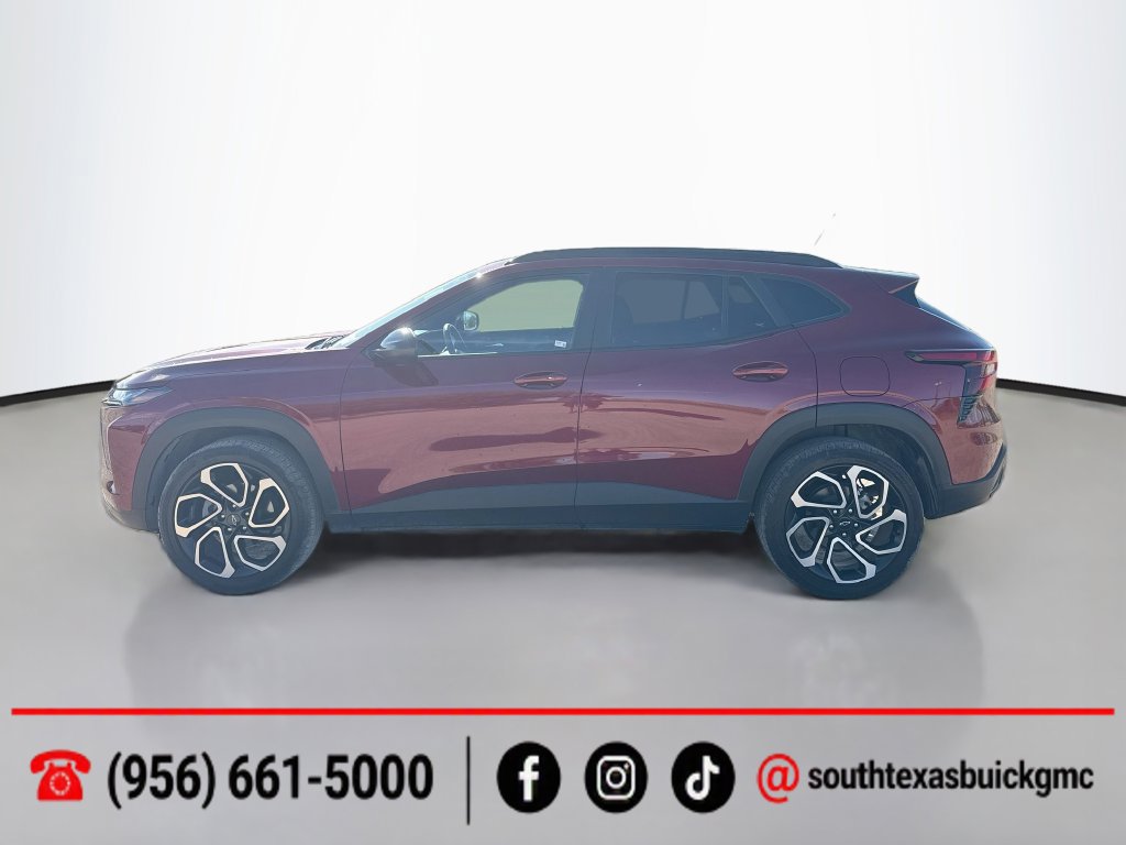 Used 2025 Chevrolet Trax RS w/ Driver Confidence Package FWD image 4