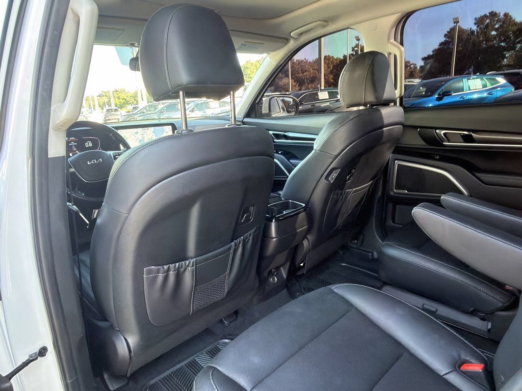 Certified 2023 Kia Telluride S w/ S Sunroof Package AWD/4WD image 18