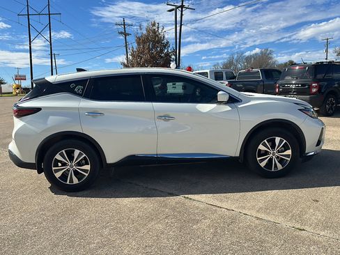 Used 2022 Nissan Murano S image 4
