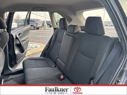 Used 2021 Toyota RAV4 LE image 11