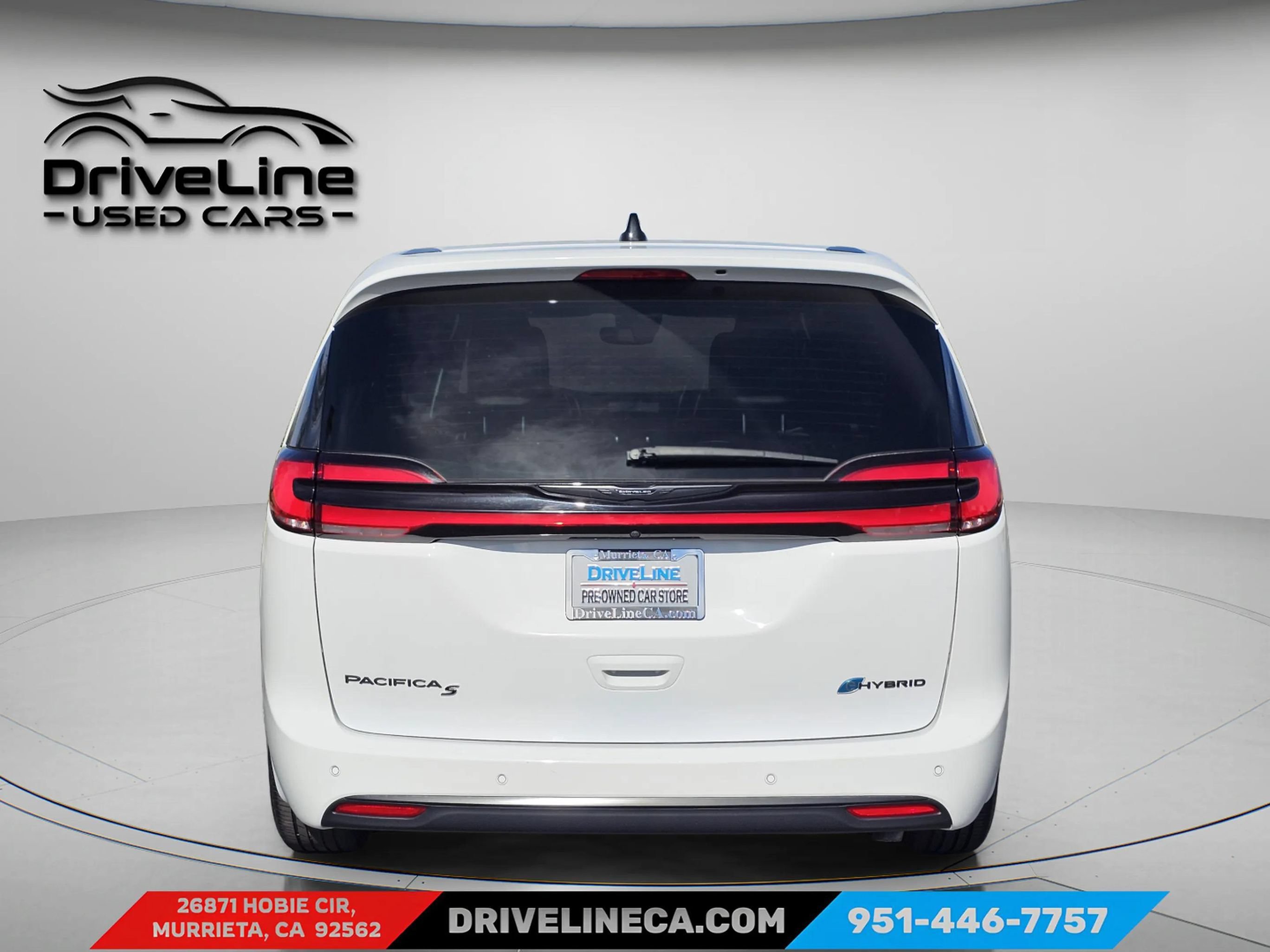 Used 2024 Chrysler Pacifica Limited FWD image 3