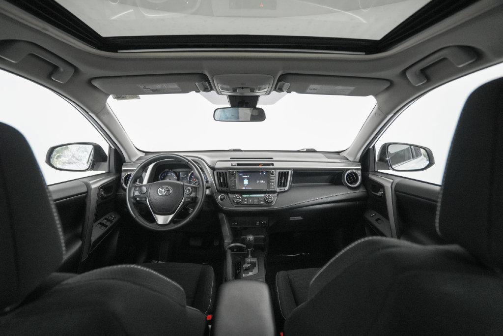 Used 2016 Toyota RAV4 XLE w/ Convenience Package AWD/4WD image 15