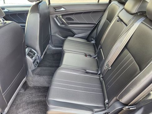 Certified 2024 Volkswagen Tiguan SE image 12