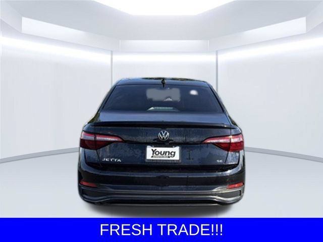 Used 2022 Volkswagen Jetta SE FWD image 6