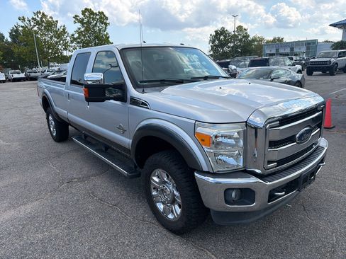 Used 2016 Ford F250 Lariat w/ Lariat Ultimate Package AWD/4WD image 3