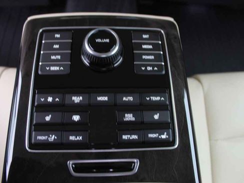 Used 2016 Hyundai Equus Signature image 27
