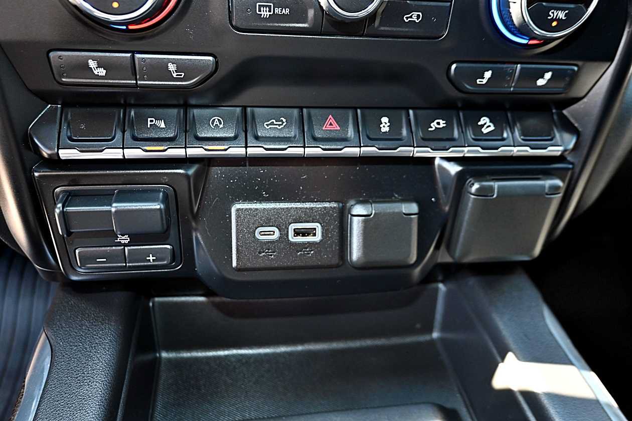 Used 2020 Chevrolet Silverado 1500 LT Trail Boss AWD/4WD image 26