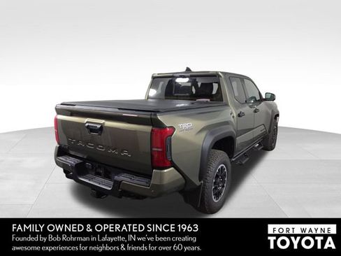 Used 2024 Toyota Tacoma TRD Off-Road w/ TRD Off Road Premium Package AWD/4WD image 7