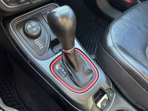 Used 2019 Jeep Compass Trailhawk image 20