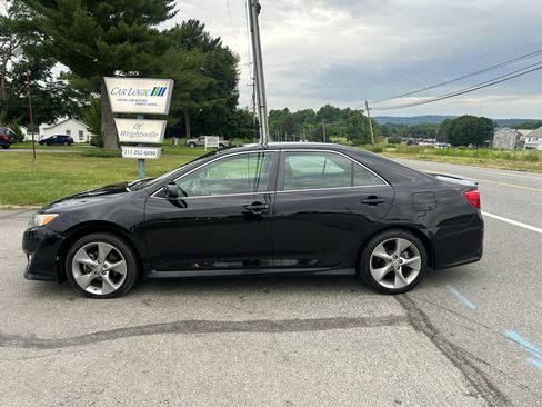 Used 2012 Toyota Camry SE FWD image 8