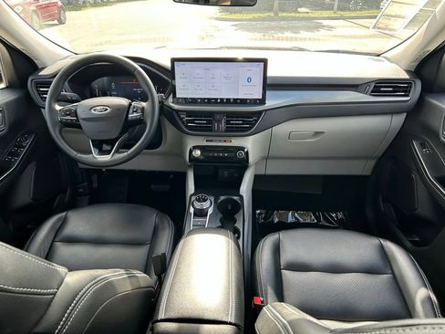 New 2023 Ford Escape SE FWD image 10