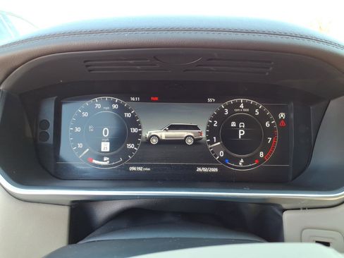 Used 2020 Land Rover Range Rover HSE image 16