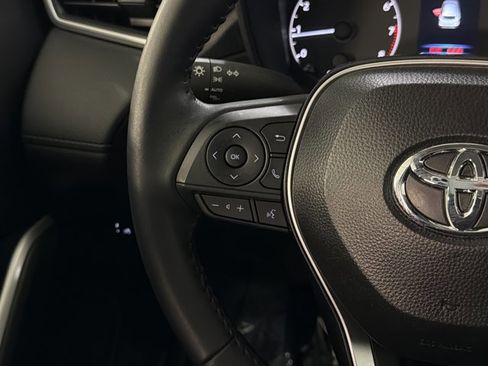 Used 2025 Toyota Corolla Cross LE AWD/4WD image 29