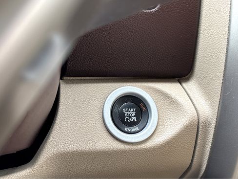 Used 2016 RAM 1500 Laramie w/ Convenience Group image 6