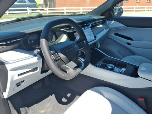 New 2026 Jeep Cherokee Laredo AWD/4WD image 14