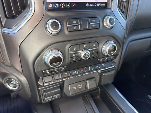 Used 2020 GMC Sierra 2500 AT4 w/ AT4 Premium Package image 29