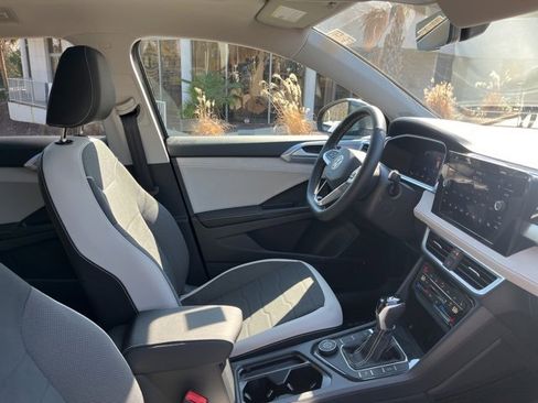 New 2025 Volkswagen Taos SE image 24