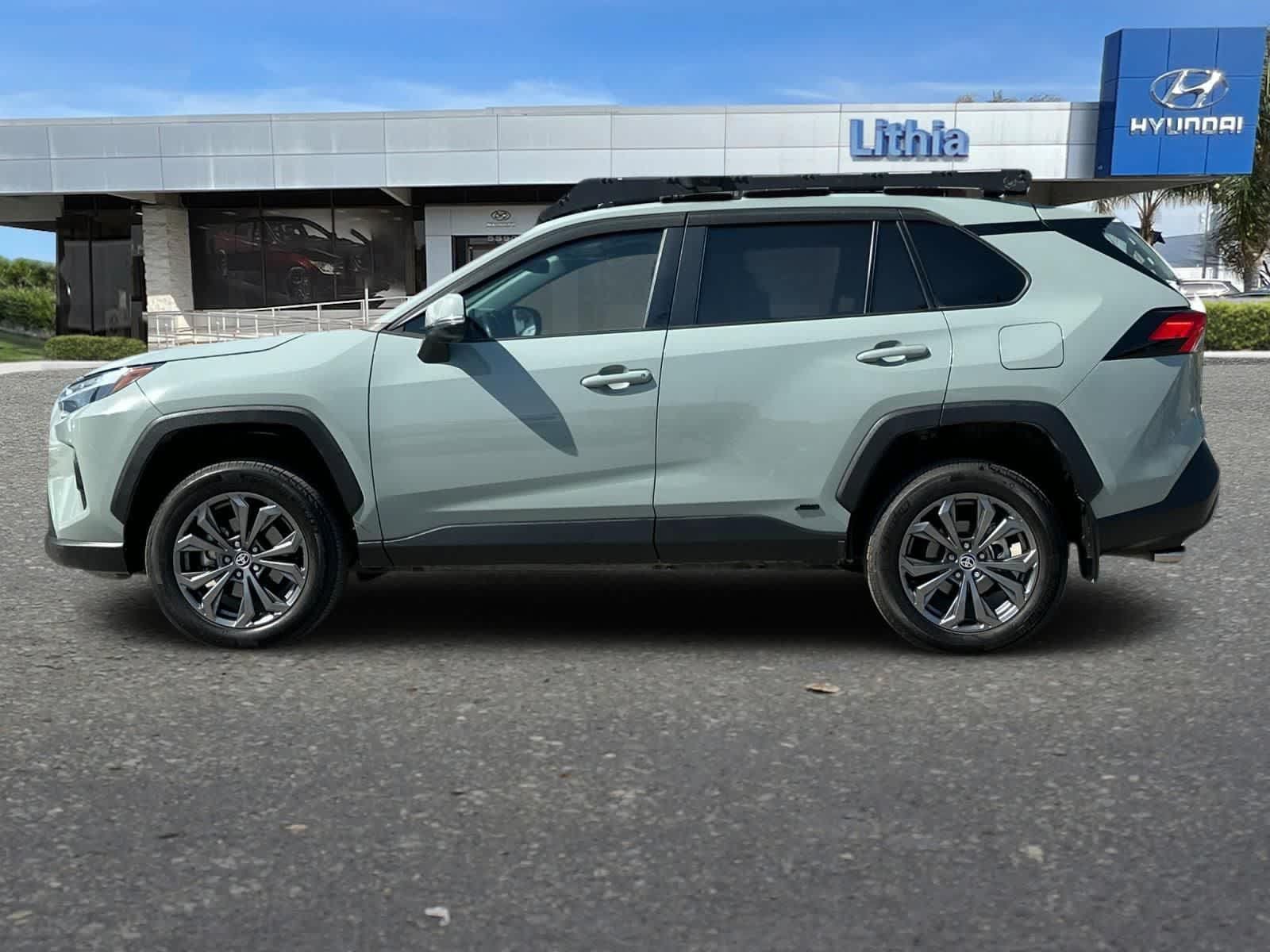 Used 2023 Toyota RAV4 XLE Premium AWD/4WD image 6