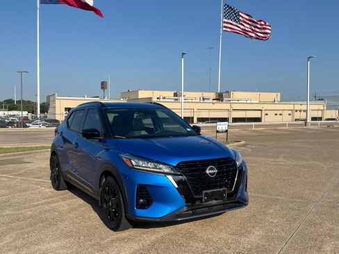 Certified 2024 Nissan Kicks SR w/ SR Premium Package FWD image 2