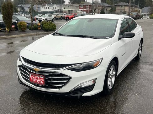 Used 2022 Chevrolet Malibu LS w/ LPO, Floor Liner Package image 4