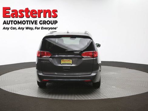 Used 2017 Chrysler Pacifica Touring-L Plus w/ Advanced Safetytec Group FWD image 40