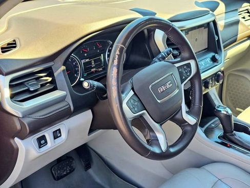 Used 2018 GMC Acadia SLT FWD image 13