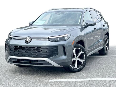 New 2026 Volkswagen Tiguan SE image 1