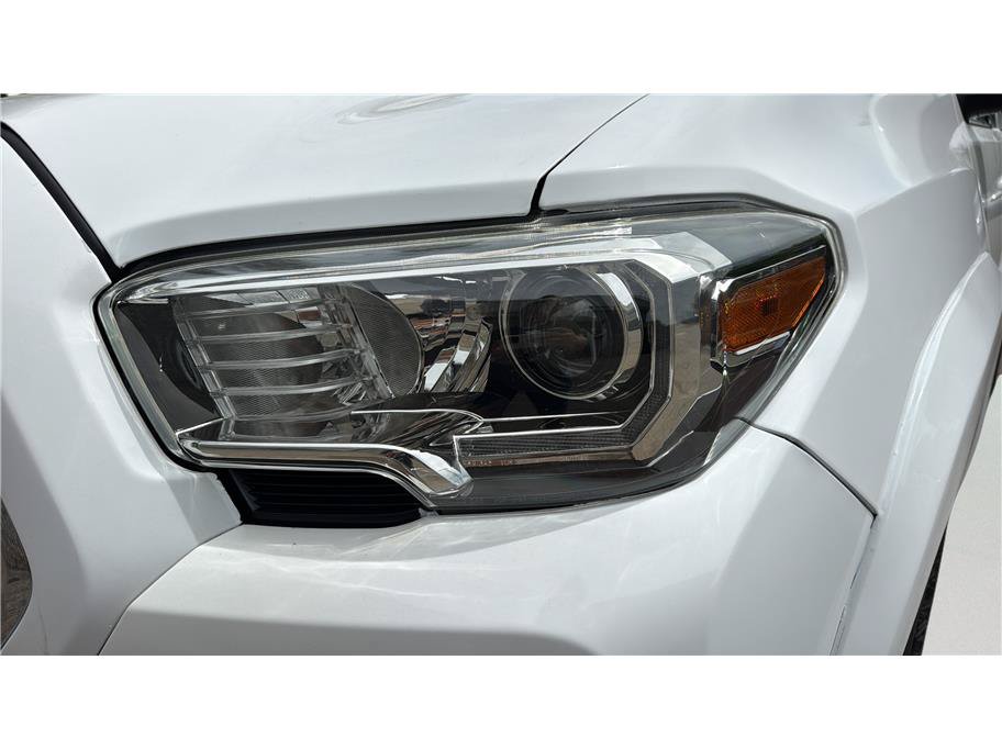 Used 2021 Toyota Tacoma TRD Sport w/ Technology Package RWD image 24
