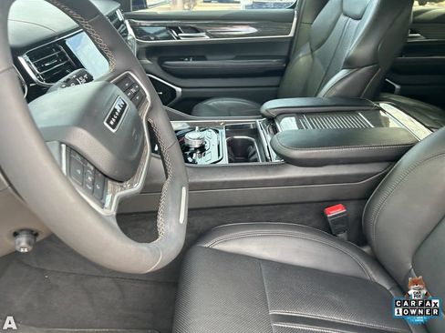 Certified 2022 Jeep Wagoneer Series III w/ Premium Group I AWD/4WD image 19