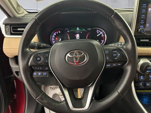 Used 2019 Toyota RAV4 Limited image 9