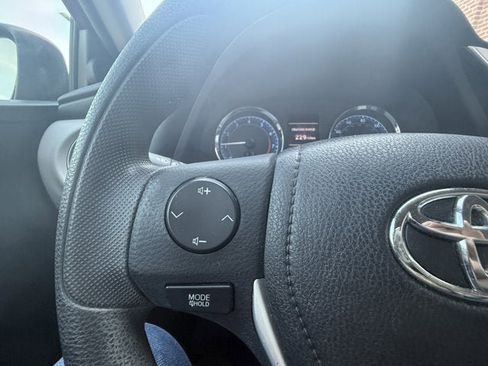 Used 2018 Toyota Corolla LE FWD image 20