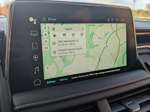 Used 2023 GMC Yukon SLT w/ SLT Luxury Package image 28