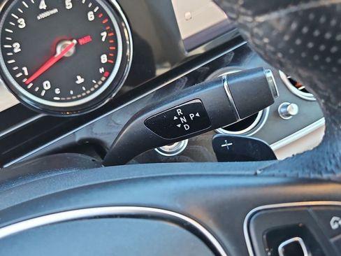 Used 2018 Mercedes-Benz E 300 4MATIC image 17