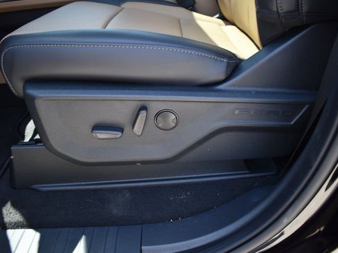 Used 2025 Ford F450 Lariat w/ FX4 Off-Road Package image 25