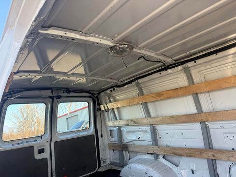 Used 2014 Ford E-250 and Econoline 250 w/ Power Group image 17