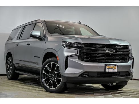 Used 2023 Chevrolet Suburban RST w/ Luxury Package AWD/4WD image 1