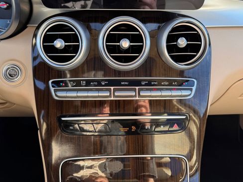 Used 2022 Mercedes-Benz GLC 300 GLC 300 image 20